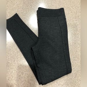 NWT. Loft leggings size small.